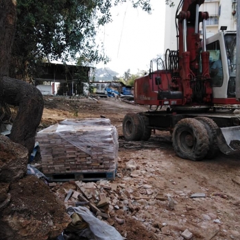 Photo of a construction site.